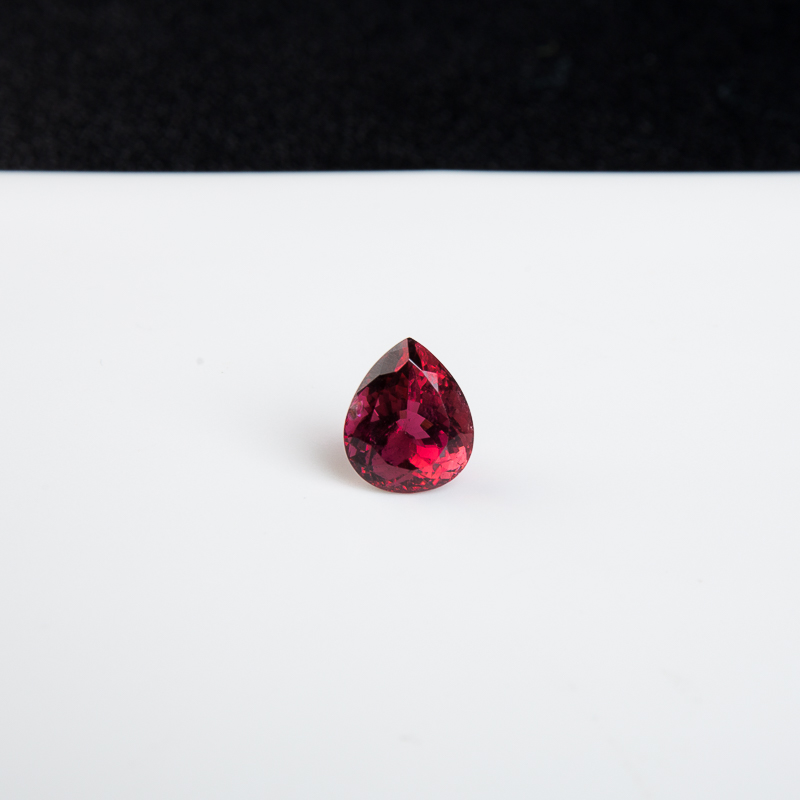 巴西天然卢比莱色碧玺戒面-红掌柜