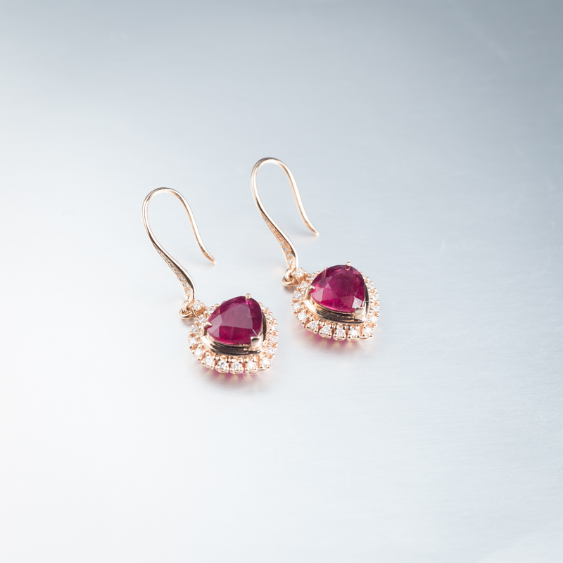 18K金镶钻碧玺耳环-红掌柜