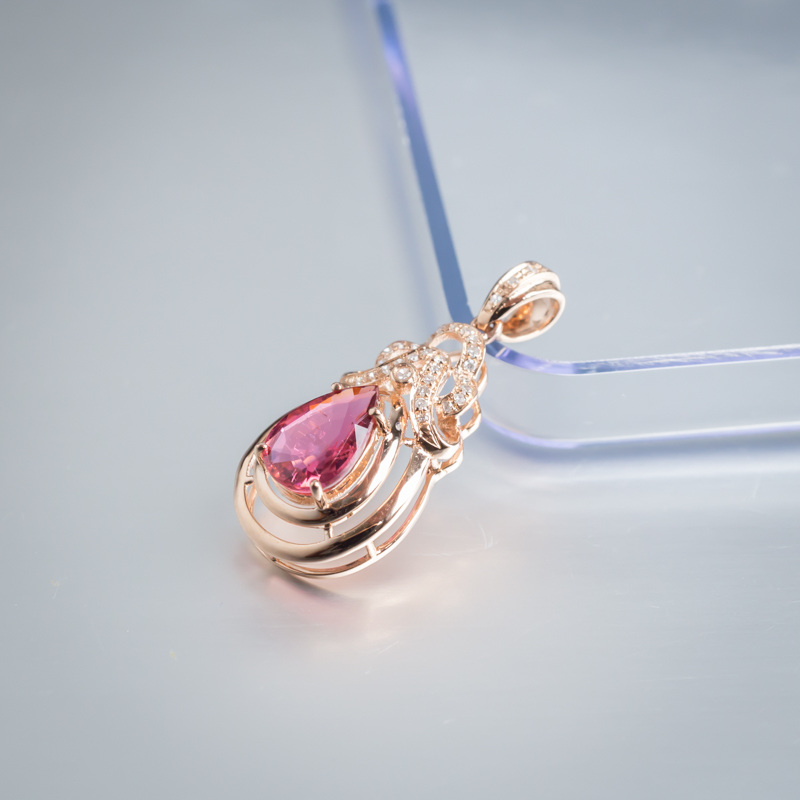 18K金镶钻碧玺吊坠-红掌柜