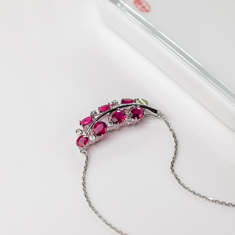 18K金镶钻红色碧玺项链-红掌柜