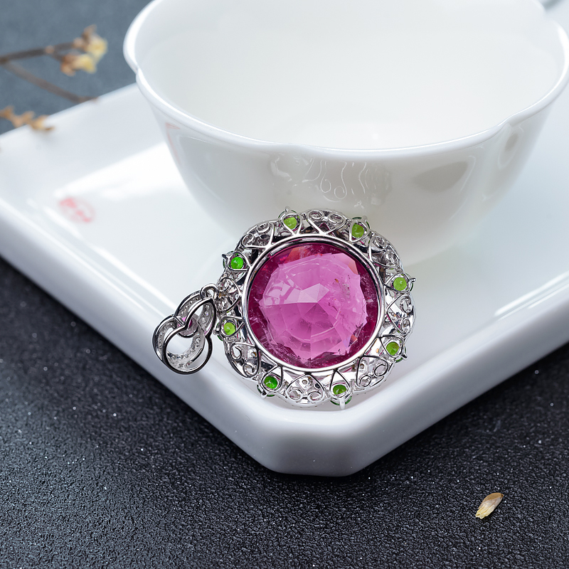 18K金镶钻巴西玫红碧玺吊坠-红掌柜