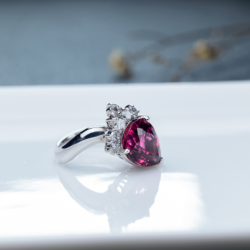 18K金镶钻天然玫红碧玺戒指-红掌柜