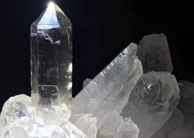 白水晶的功效与禁忌，白水晶凭什么称“王”？
