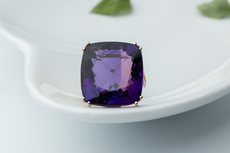 紫水晶戒指适合哪些人戴，紫水晶戒指如何挑选？