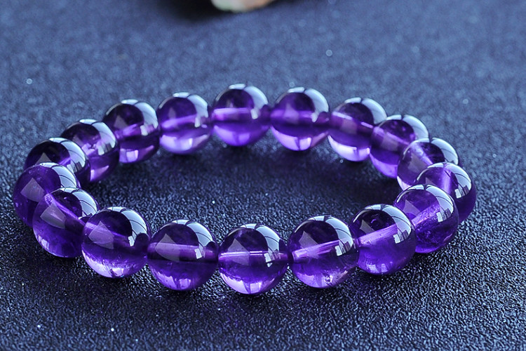 紫水晶代表什么？紫水晶的寓意和功效