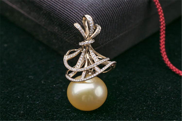 如何鉴别天然珍珠和人工养殖的珍珠