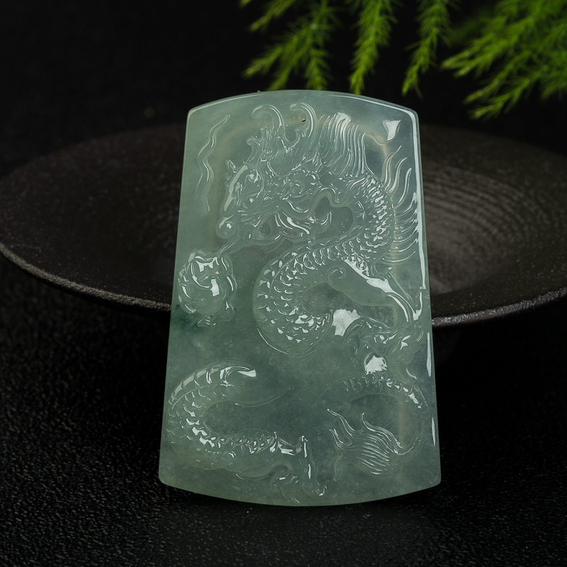 糯冰种飘花翡翠龙牌吊坠-红掌柜