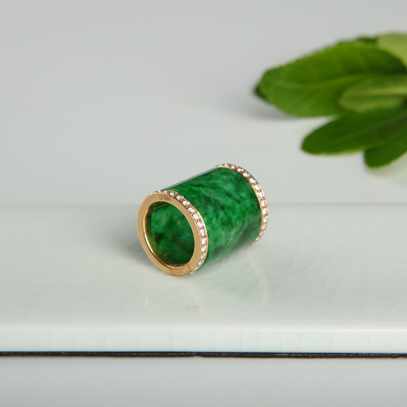 缅甸天然豆种飘翠翡翠吊坠-红掌柜