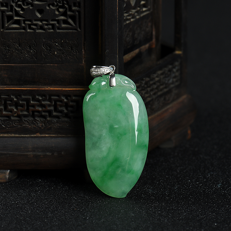 缅甸天然豆种飘翠翡翠福瓜吊坠-红掌柜