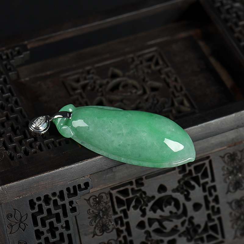 缅甸天然豆种翡翠福瓜吊坠-红掌柜