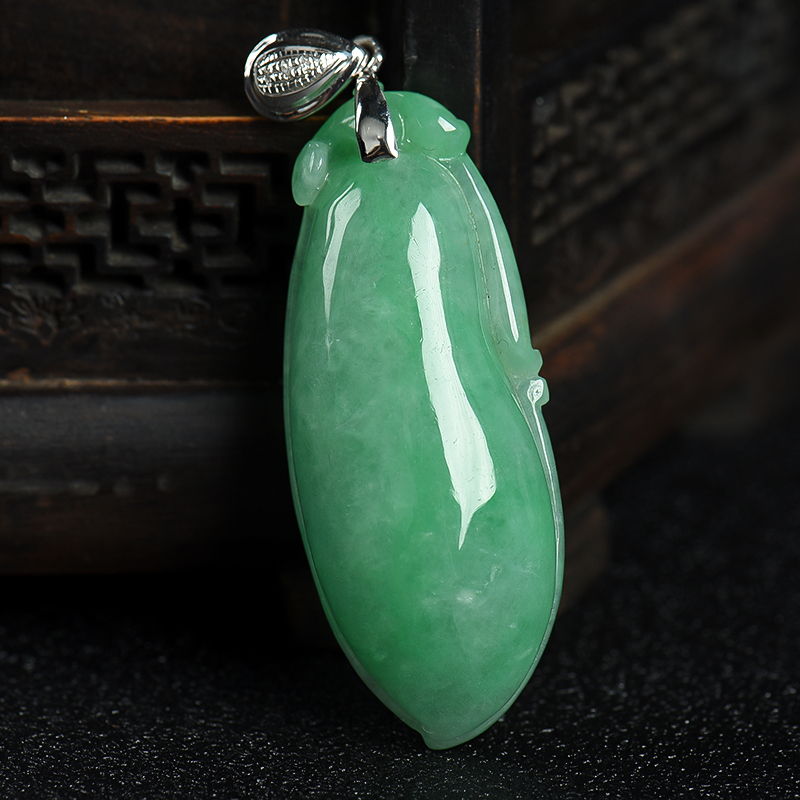 缅甸天然豆种豆绿翡翠吊坠-红掌柜