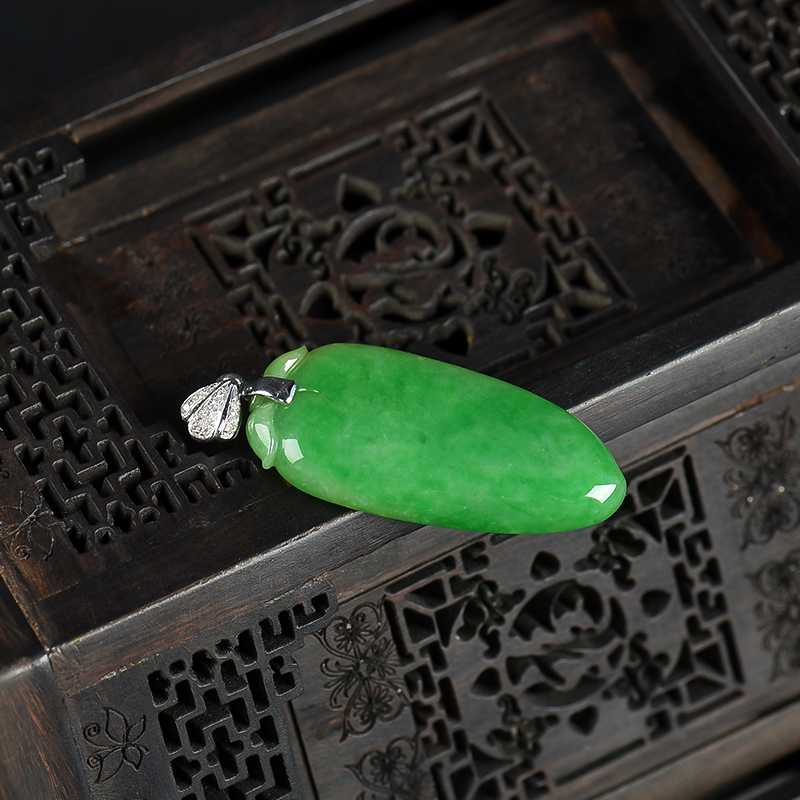 缅甸天然豆种翡翠福瓜吊坠-红掌柜