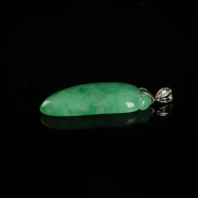 缅甸天然豆种飘翠翡翠吊坠-红掌柜