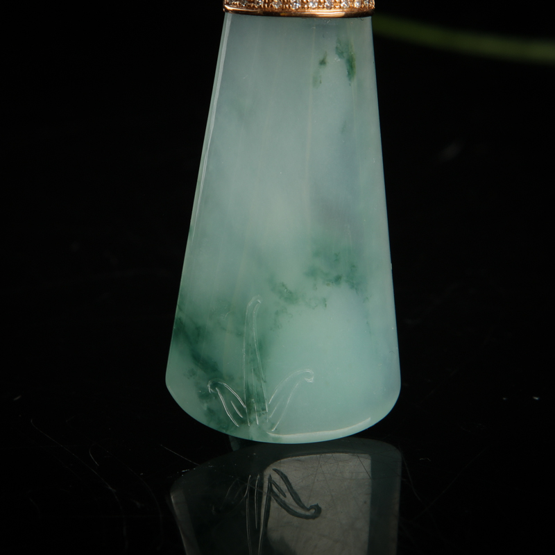 18K糯冰种飘花翡翠吊坠-红掌柜