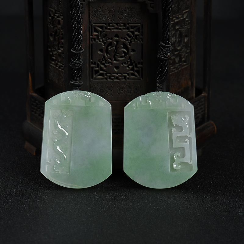 糯种浅绿翡翠仿古龙凤牌-红掌柜