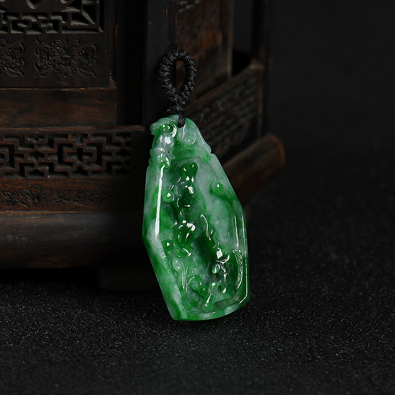 飘翠翡翠年年有余吊坠-红掌柜