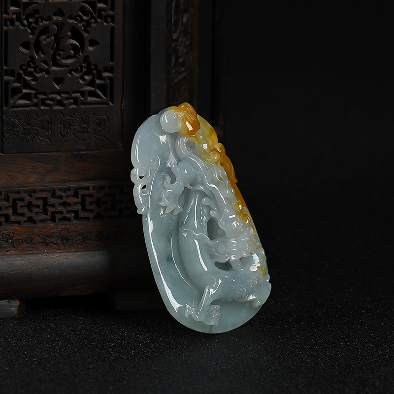 俏色翡翠辰龙吊坠-红掌柜