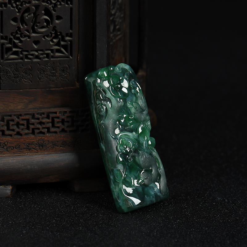 深绿翡翠喜上眉梢吊坠-红掌柜