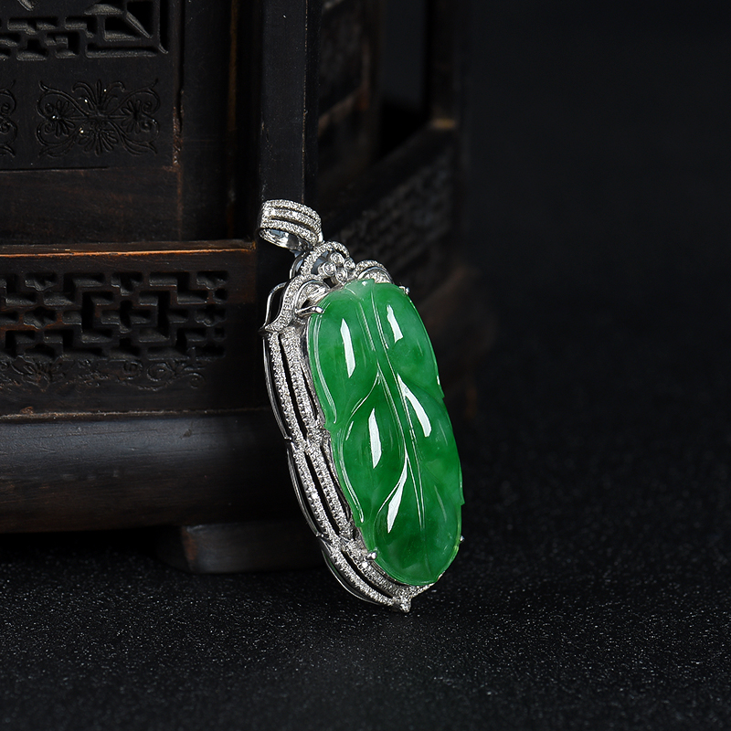 天然糯种翠绿翡翠金枝玉叶吊坠-红掌柜