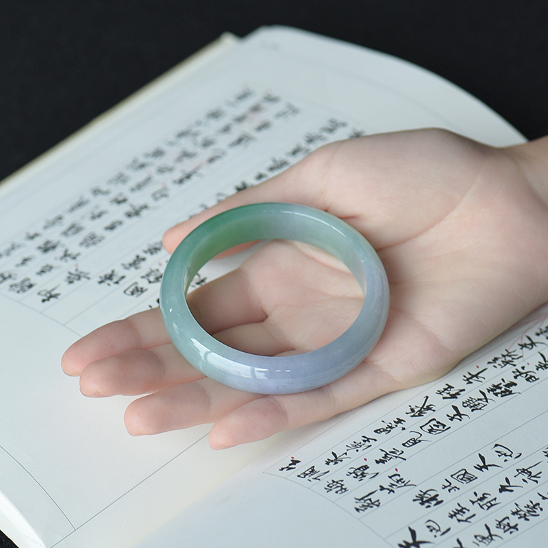 糯种春带彩翡翠手镯-红掌柜