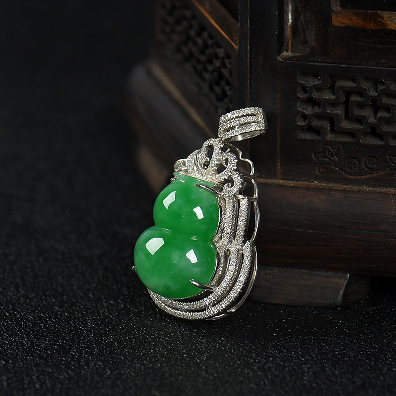 缅甸豆种翠绿翡翠福禄吊坠-红掌柜