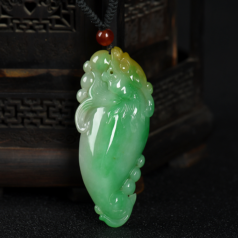 缅甸天然糯种俏色翡翠吊坠-红掌柜