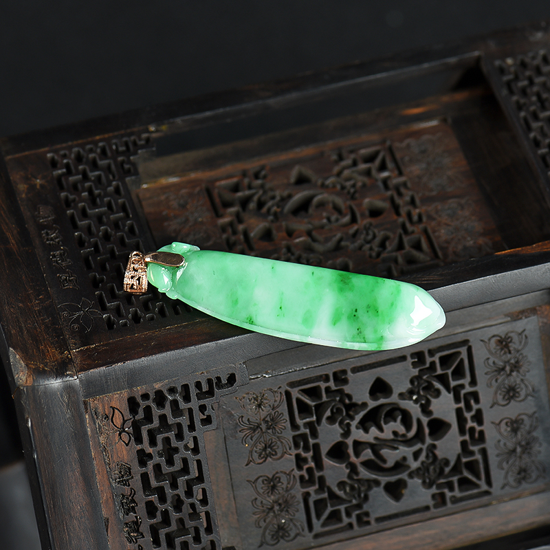 翡翠福瓜吊坠-红掌柜