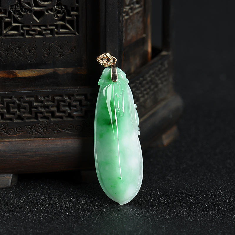 18K糯种飘翠翡翠福瓜吊坠-红掌柜