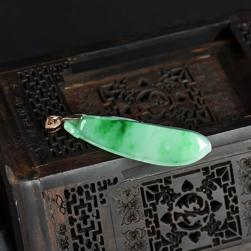 翡翠福瓜吊坠-红掌柜