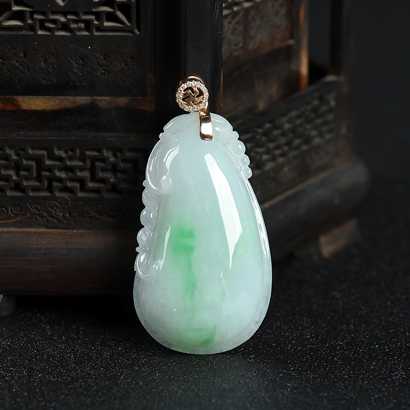 18K糯种飘翠翡翠福瓜吊坠-红掌柜