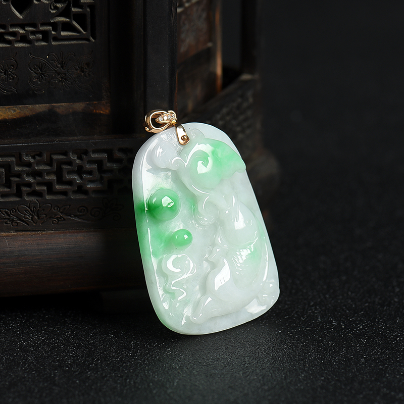 糯种飘翠翡翠年年有余吊坠-红掌柜