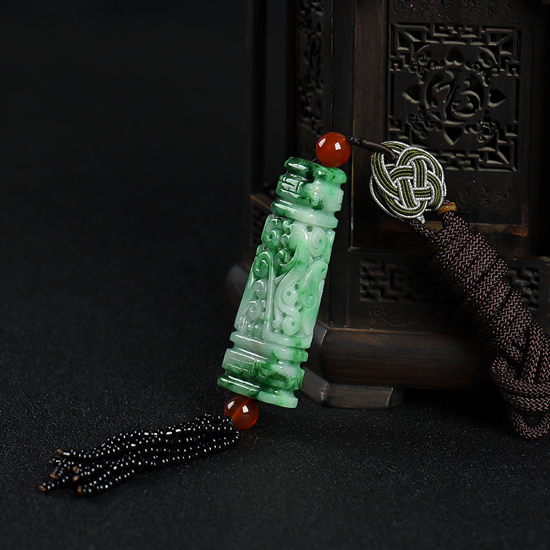 豆种翡翠辰龙吊坠-红掌柜