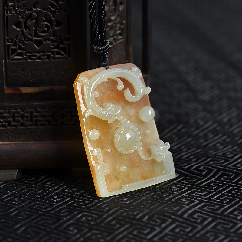 天然糯种俏色翡翠双龙戏珠吊坠-红掌柜