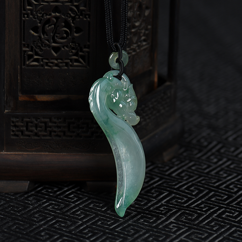 天然糯冰种飘花翡翠龙钩吊坠-红掌柜