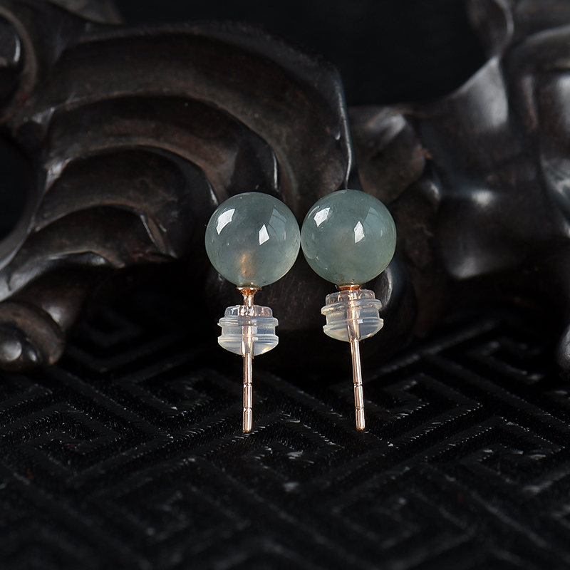 糯冰种灰绿翡翠耳钉-红掌柜