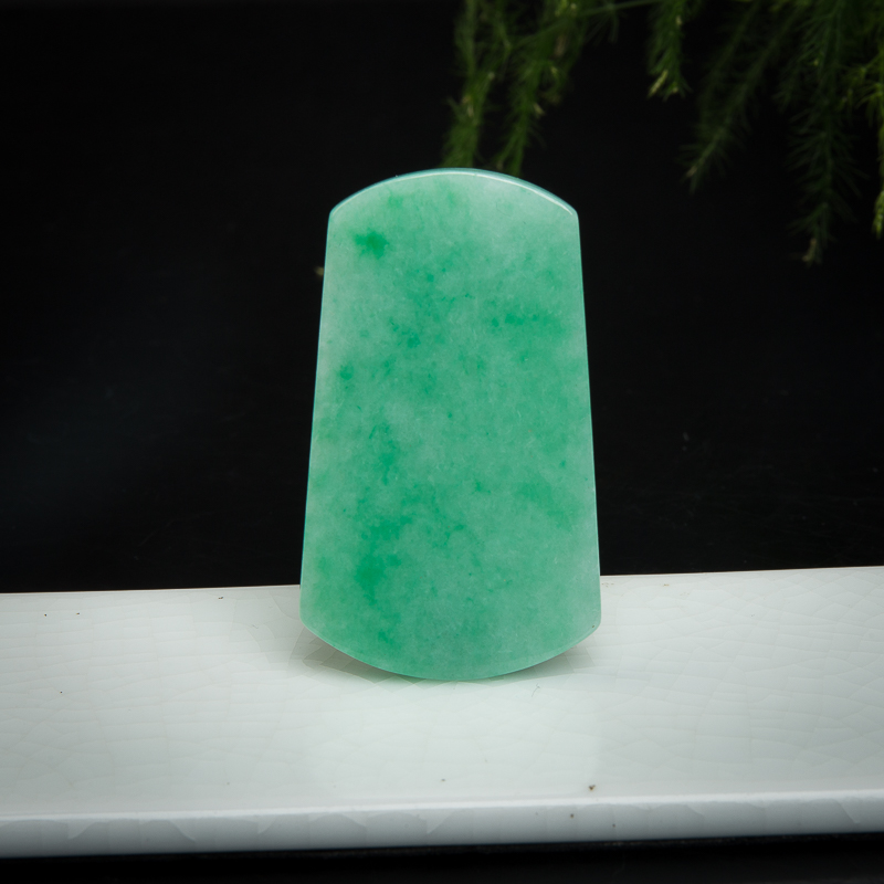 翡翠无事牌吊坠-红掌柜