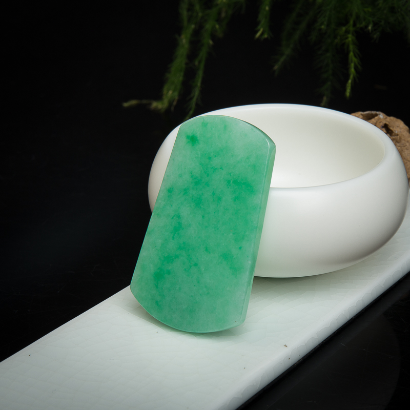 天然缅甸豆种翡翠无事牌吊坠-红掌柜