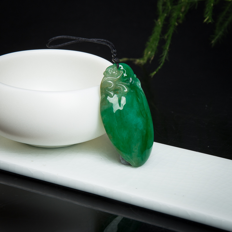 翠绿翡翠福寿吊坠-红掌柜