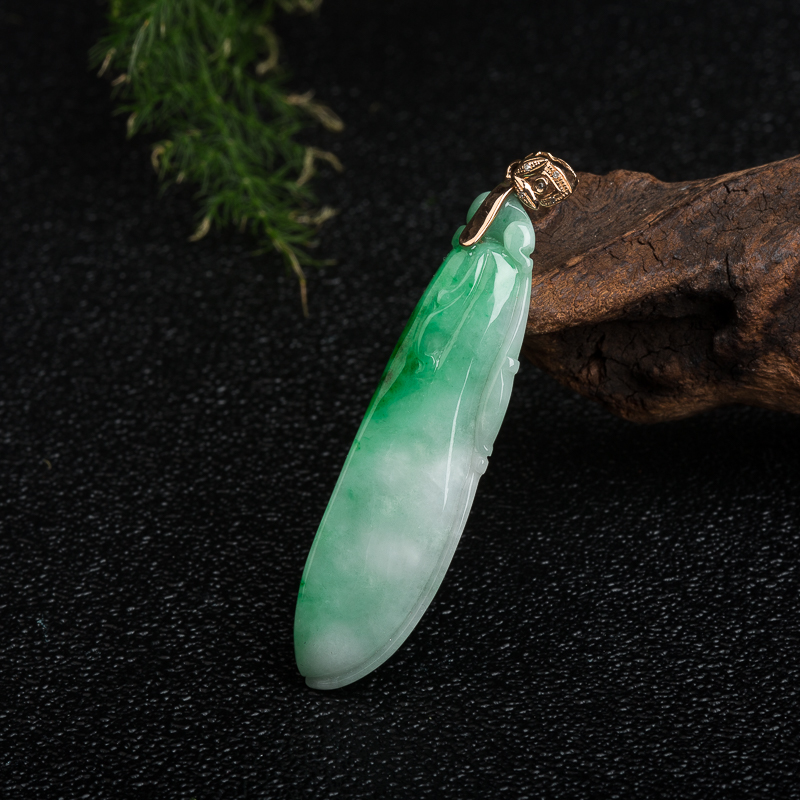 18k天然缅甸飘翠翡翠福瓜吊坠-红掌柜