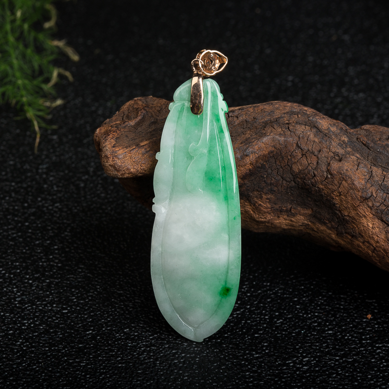 18k天然糯种飘翠翡翠福瓜吊坠-红掌柜