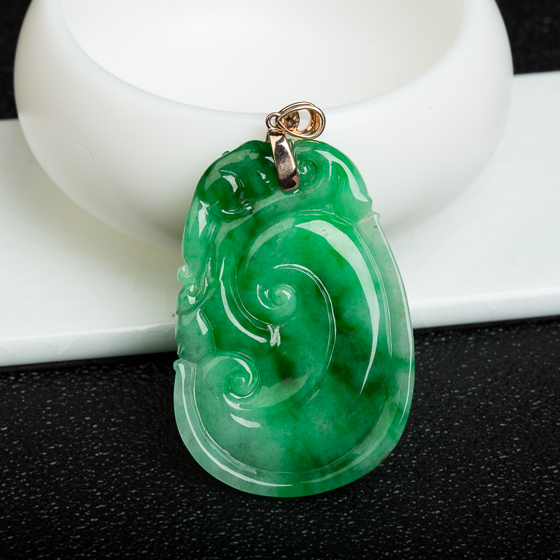 18k天然缅甸翠绿翡翠如意吊坠-红掌柜