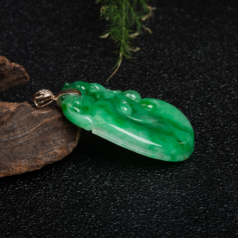 18k缅甸糯种翠绿翡翠如意吊坠-红掌柜