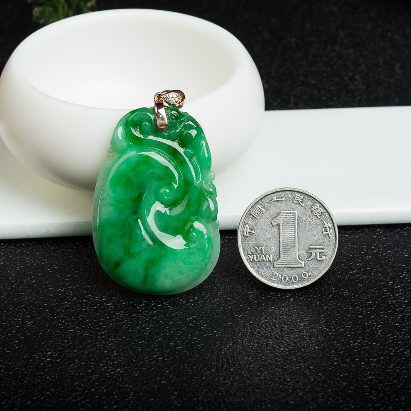 18k天然缅甸糯种翠绿翡翠如意吊坠-红掌柜