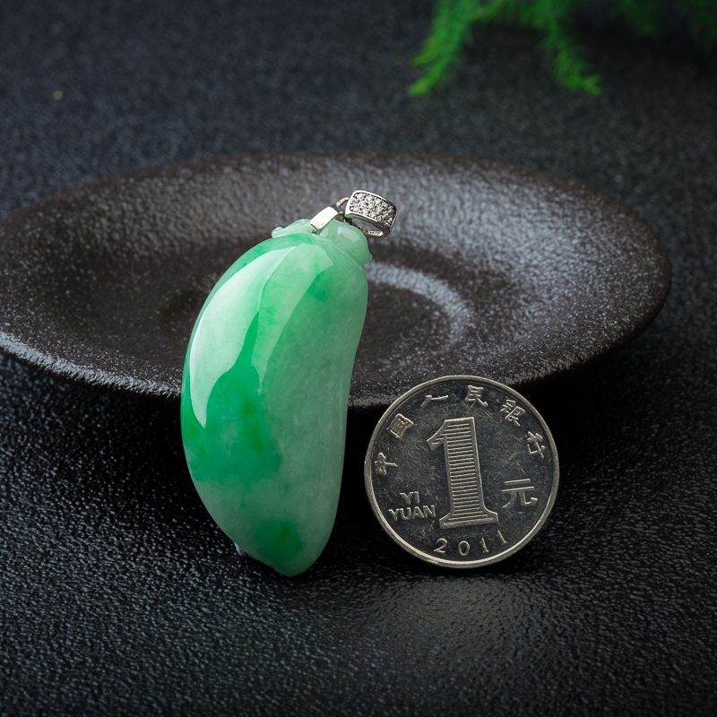 银镶天然缅甸豆种飘翠翡翠福瓜吊坠-红掌柜