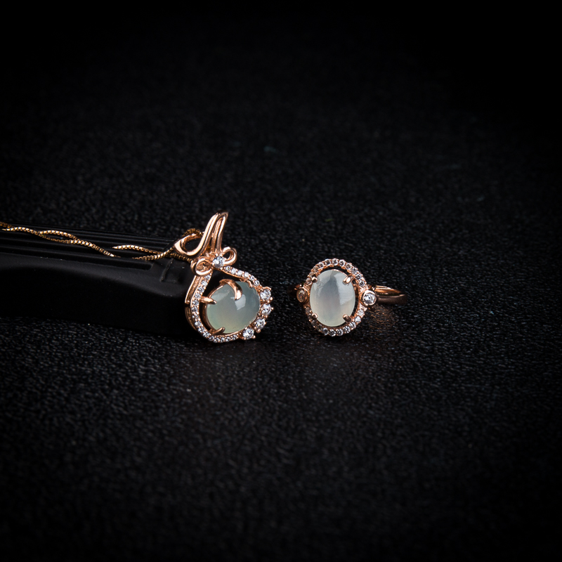 翡翠花型两件套-红掌柜