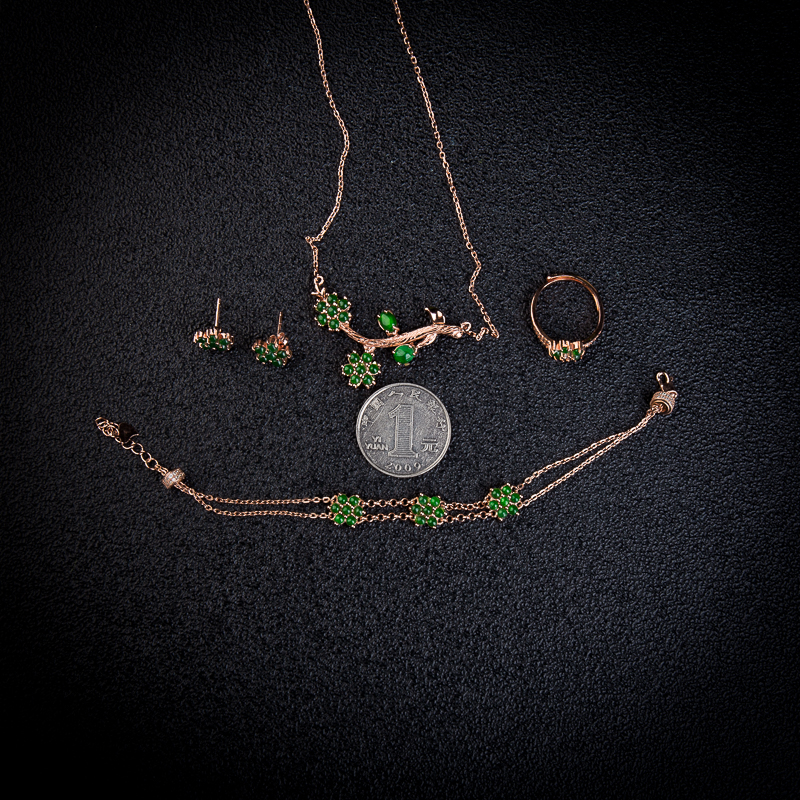 银镶冰种翡翠四件套-红掌柜