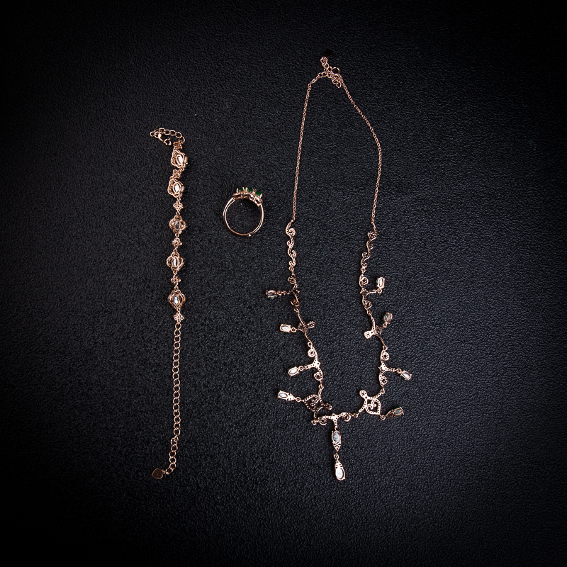 银镶糯冰种深绿翡翠三件套-红掌柜