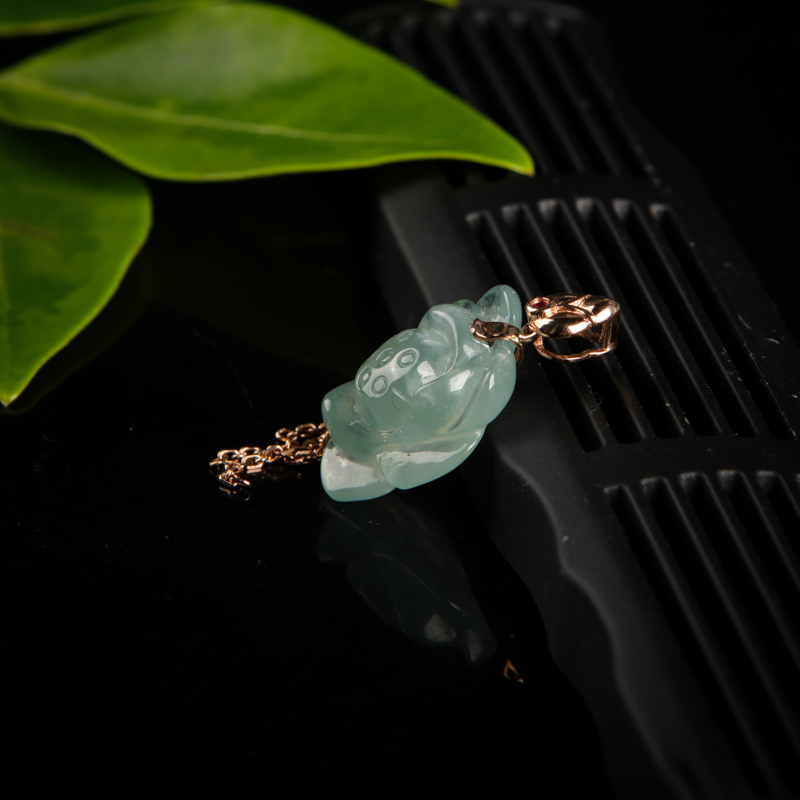 飘花翡翠一品清廉吊坠-红掌柜