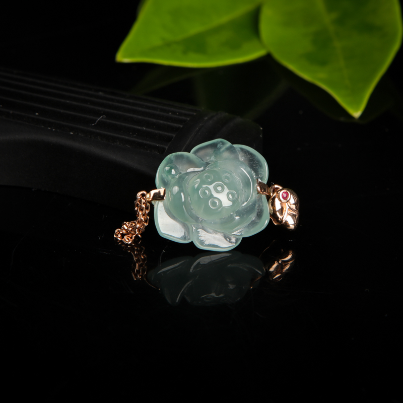 糯冰种飘花翡翠吊坠-红掌柜