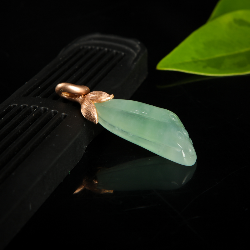 糯冰种翡翠莲蓬吊坠-红掌柜